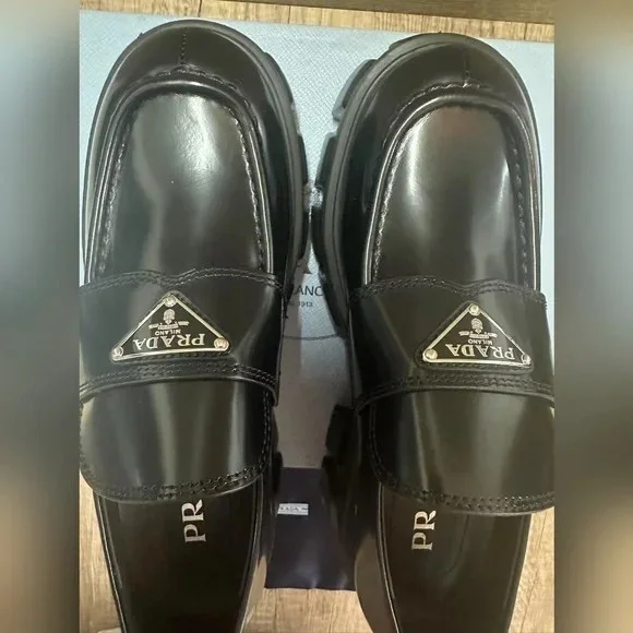 Prada Women's Black Loafers - Picture 4 of 6
